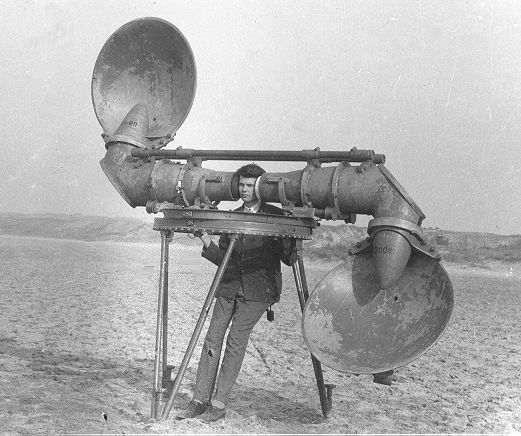 http://www.douglas-self.com/MUSEUM/COMMS/ear/czech%20horn%202a.jpg